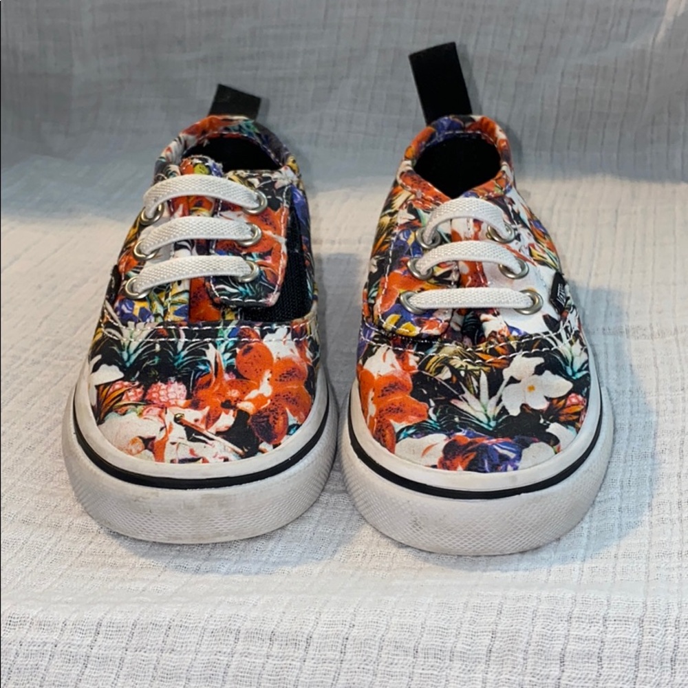 Slightly used - Vans Classic, Toddler Baby Sz 5